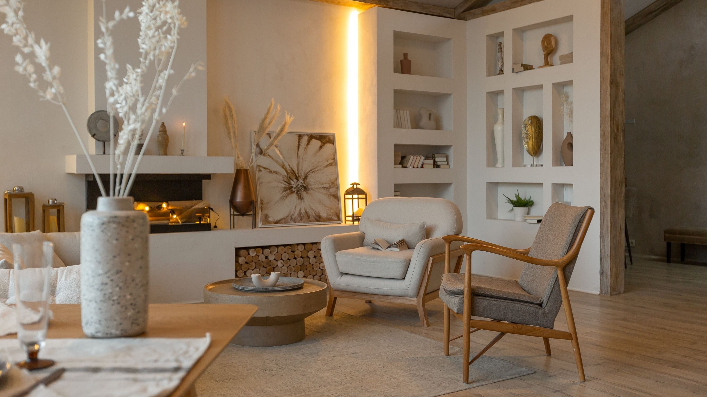 Sfeervolle woonkamer met Pure Scents waxmelts in een brander – handgemaakt van duurzame sojawas voor een warme geurbeleving