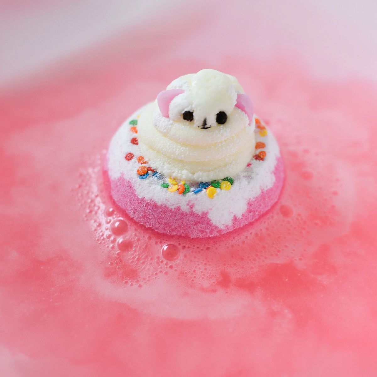 Big Lama Mama Bath Blaster in bad – bruisende bath bomb met mandarijn en bergamot