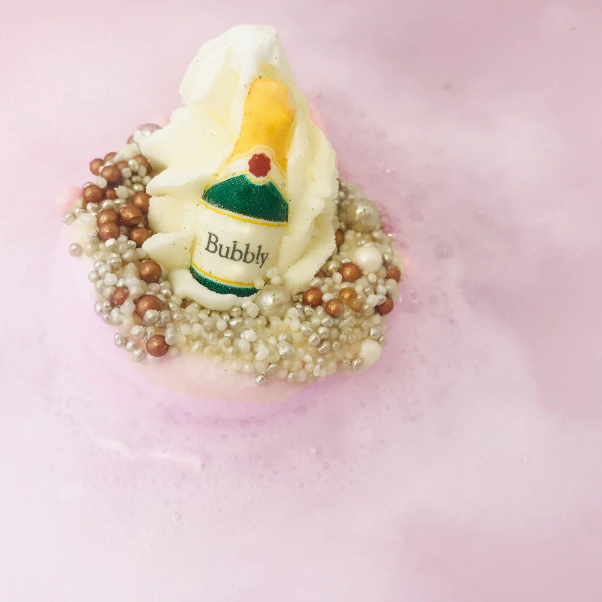 Fizz The Season Bath Blaster in bad – bruisende bath bomb met bergamot en ylang ylang