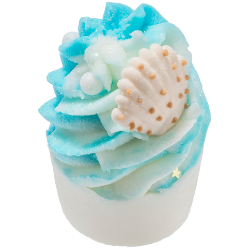 Bomb Cosmetics She Sells Seashells Bath Mallow met schelpdecoratie, blauwe swirl en verzorgende boters