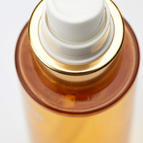 Close-up gouden olie Trésor des Mers – verzachtend en stralend effect