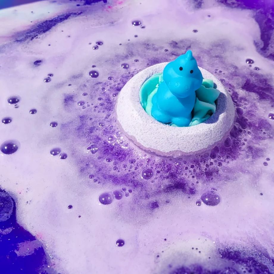 Totally Roarsome Bath Blaster bruisend in bad met bergamot, eucalyptus en dinosaurus