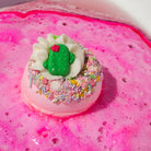 Desert Rose Bath Blaster van Bomb Cosmetics – rose bruisbal met cactusdecoratie