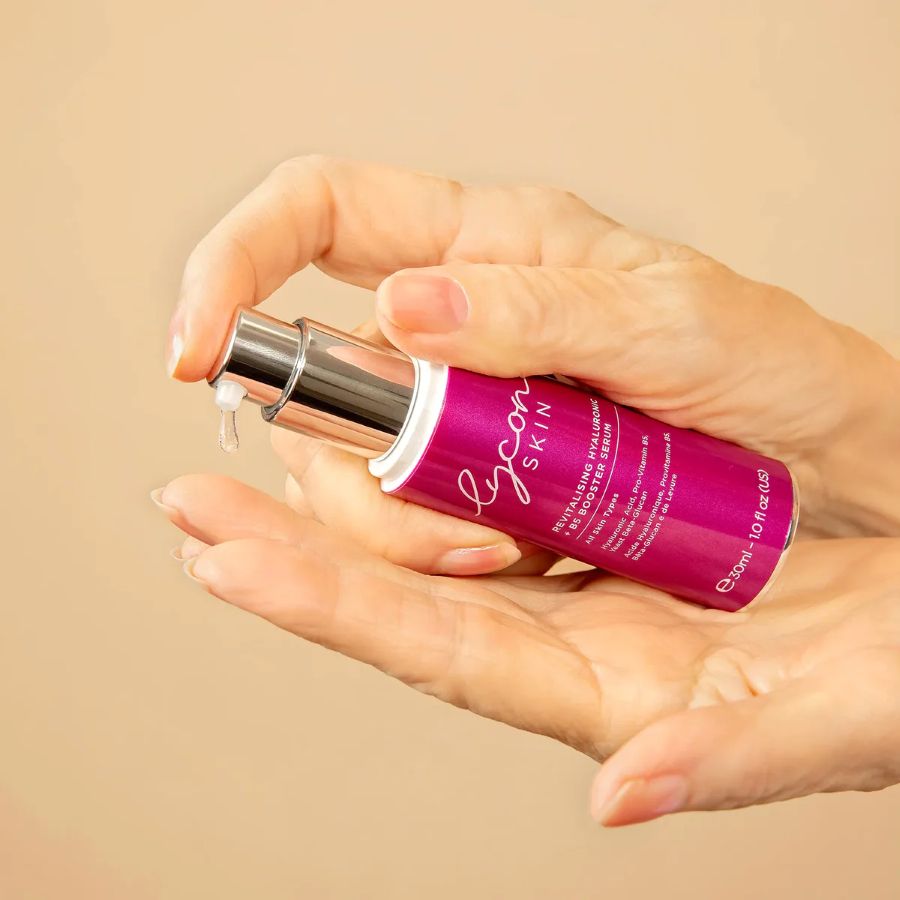 Lycon Skin Revitalising Hyaluron + B5 Booster Serum textuur en gebruik voor gladde huid