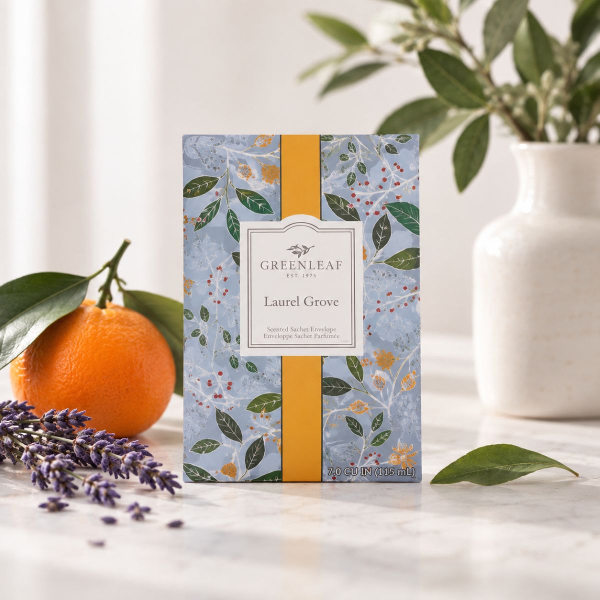 Greenleaf Laurel Grove geurzakje met mandarijn en lavendel in lichte setting