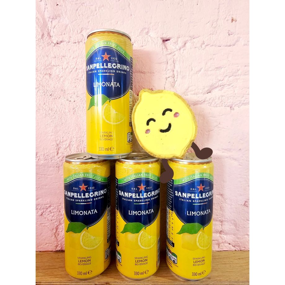 Bomb Cosmetics Fizzy Rascals collectie – Lennon the Lemon bath bomb in kleurrijke verpakking