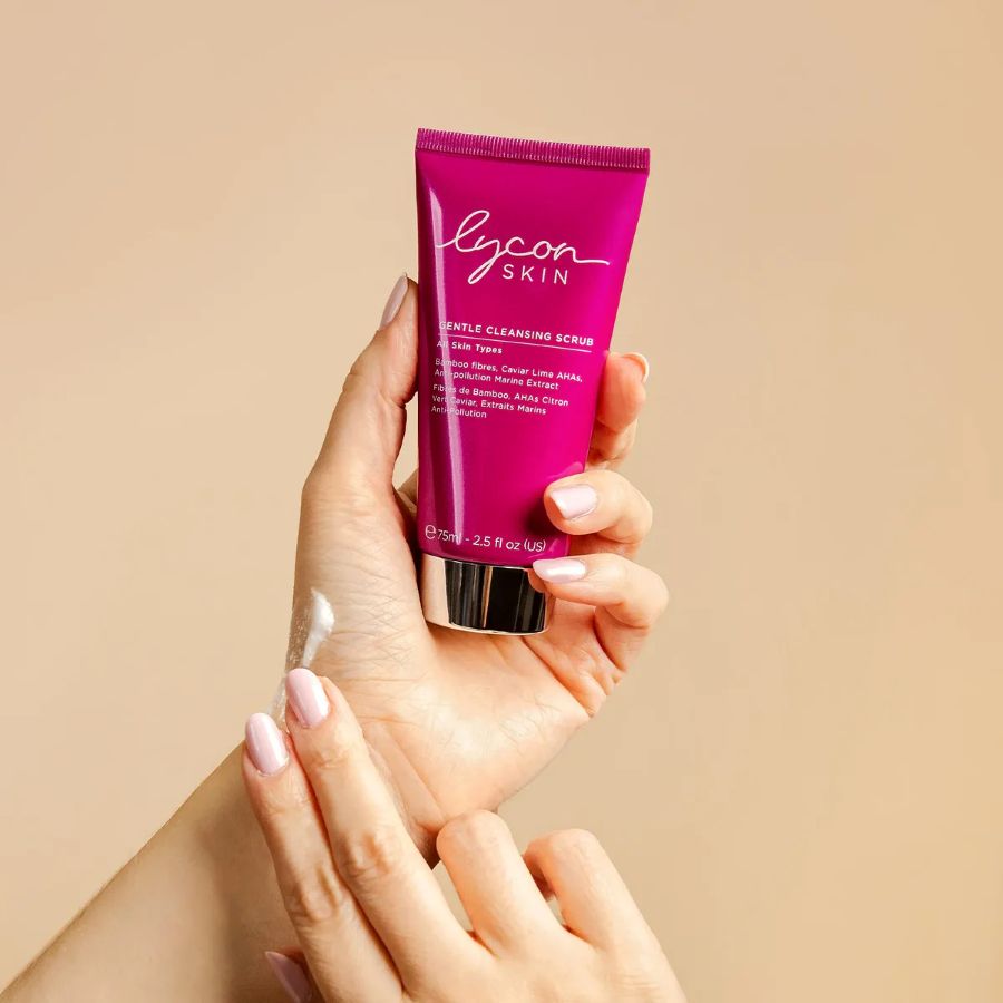 Lycon Skin Cleansing Scrub gebruik en verpakking voor huidverzorging