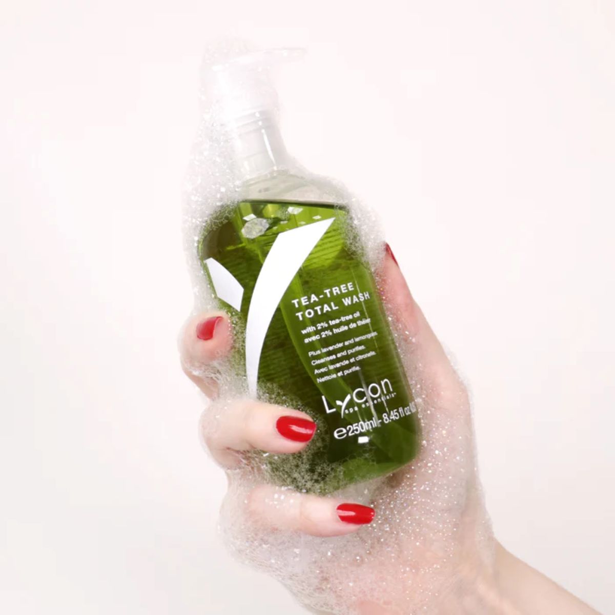 Lycon Ingrown X-IT Foaming Gel gebruik op huid voor ingegroeide haartjes