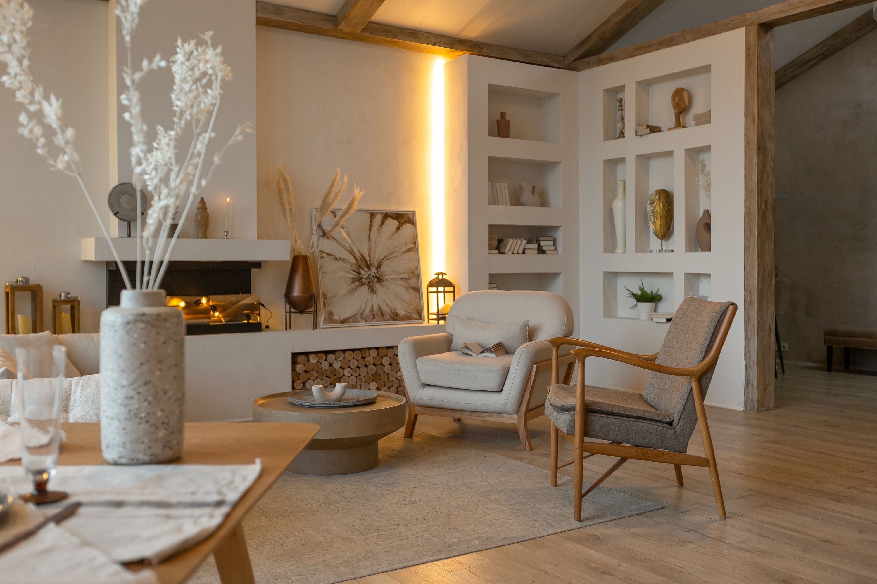 Sfeervol interieur met natuurlijke woonaccessoires van Feel So Pure – rust, warmte en stijl.